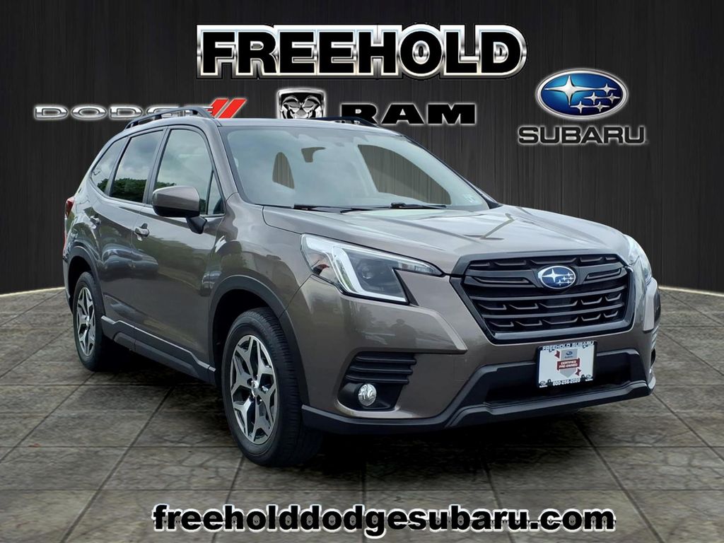 2023 Subaru Forester Premium - Photo 1