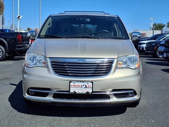 Used 2014 Chrysler Town & Country Touring with VIN 2C4RC1BGXER294261 for sale in Freehold, NJ
