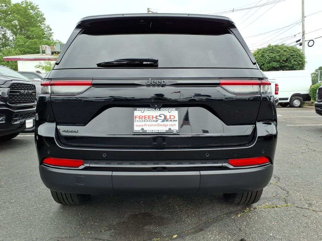 used 2023 Jeep Grand Cherokee car, priced at $29,600