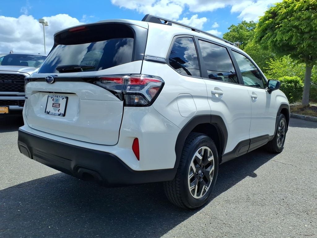 2025 Subaru Forester Premium - Photo 19