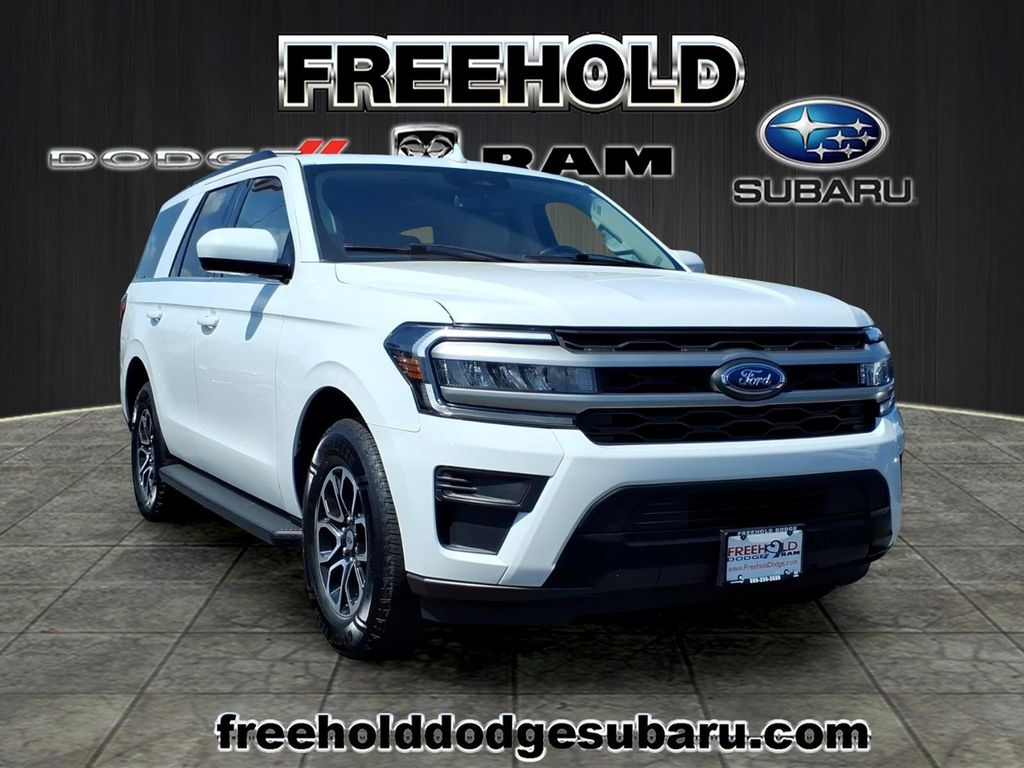 2024 Ford Expedition XLT's photo