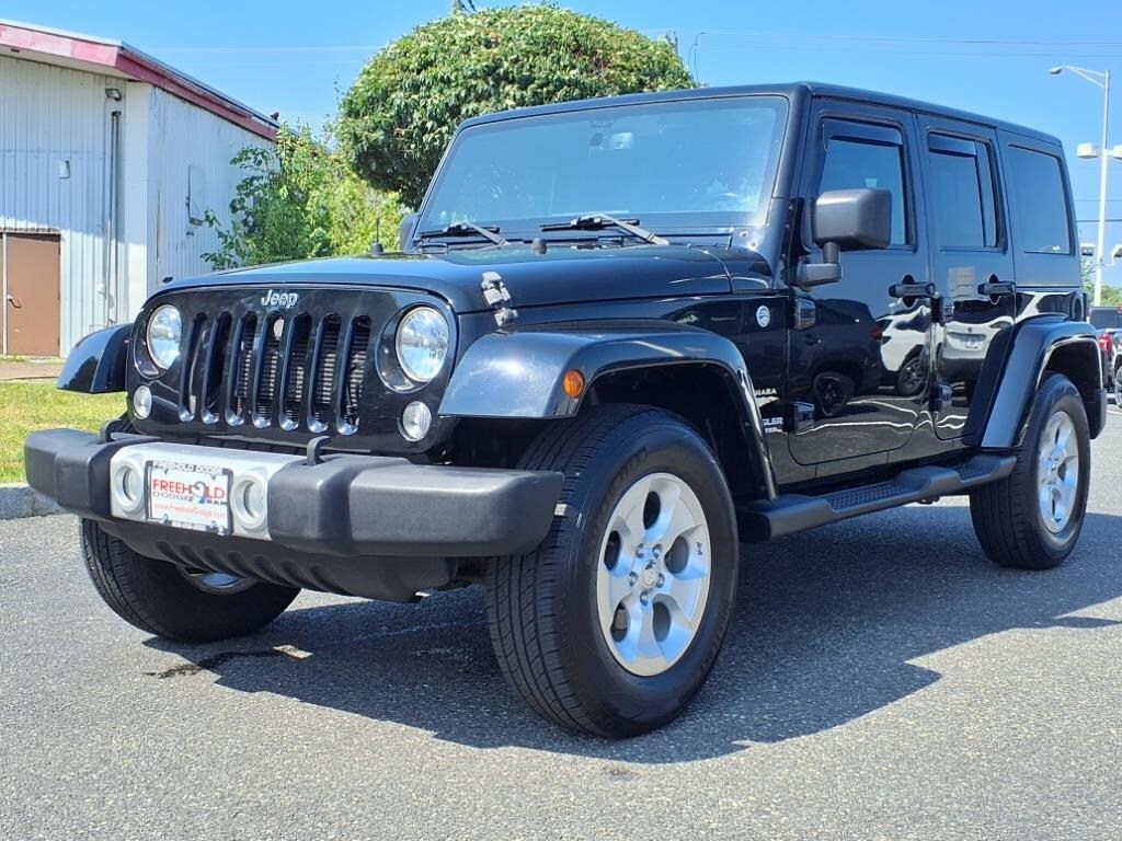 2014 Jeep Wrangler Unlimited Sahara photo 3