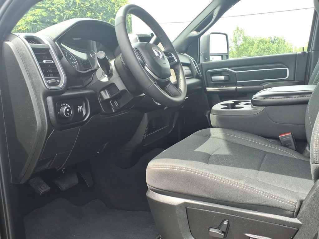 2025 RAM Ram 2500 Pickup Big Horn - Photo 12