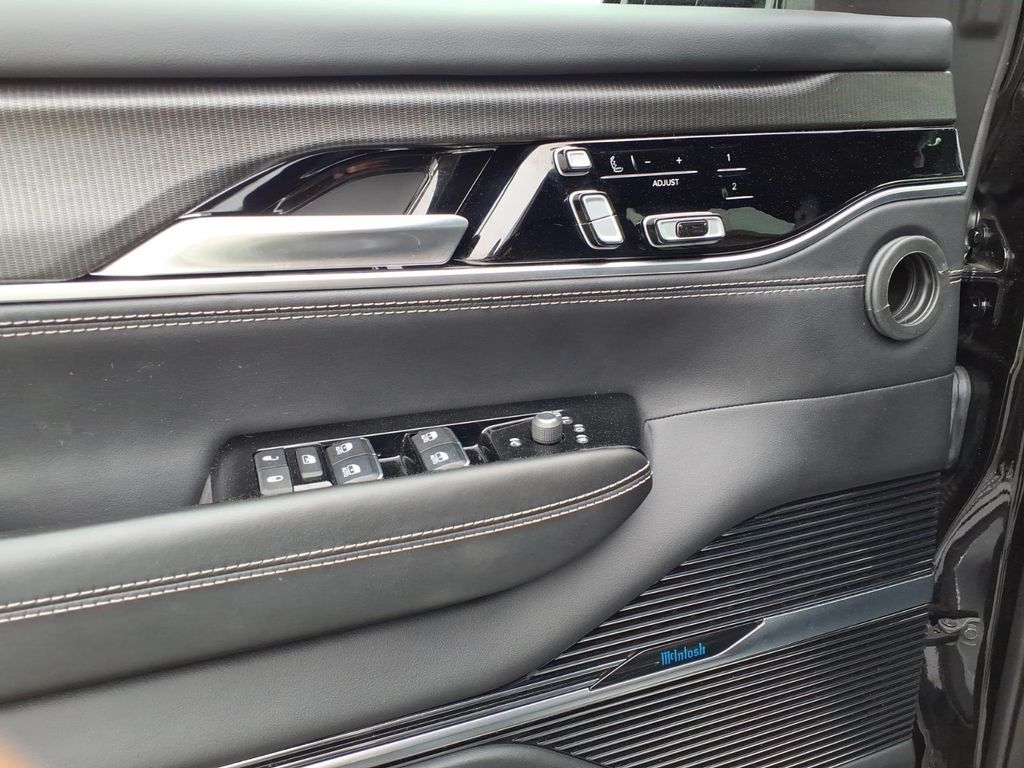 2024 Jeep Grand Wagoneer L Series II - Photo 4