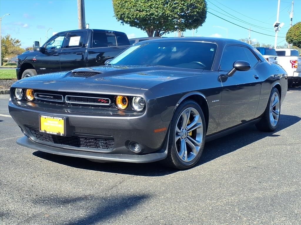 2022 Dodge Challenger R/T photo 3