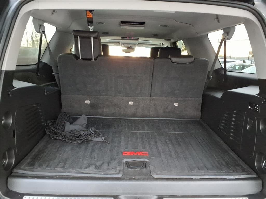 used 2020 GMC Yukon XL car, priced at $31,900