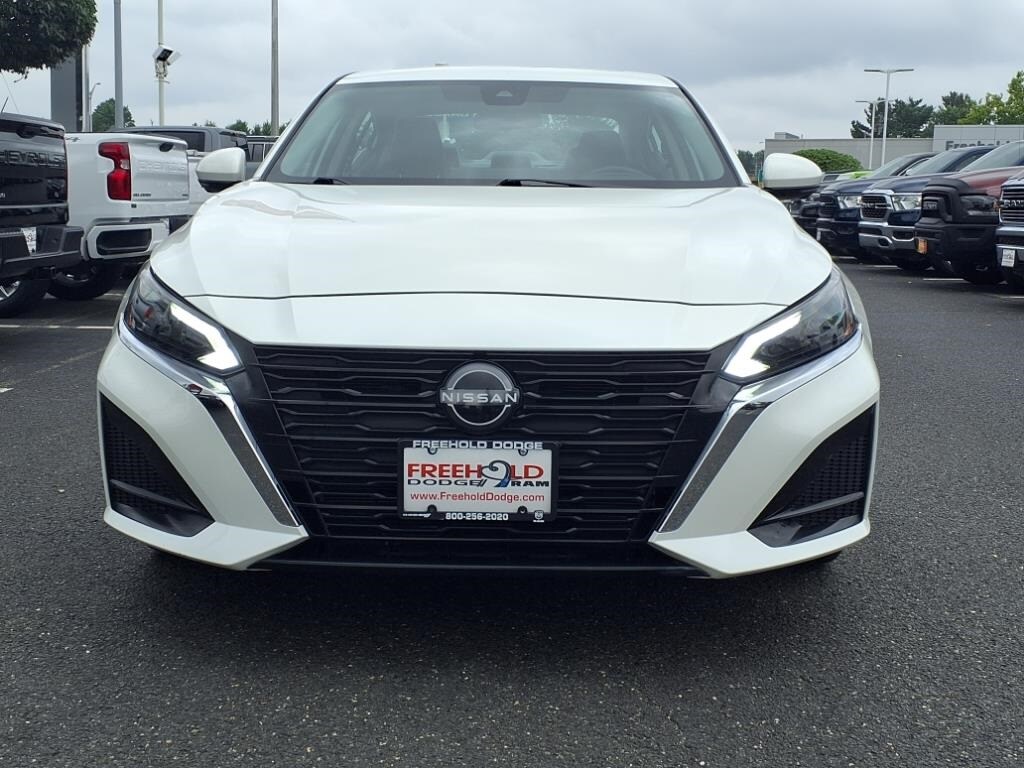 2023 Nissan Altima 2.5 SL photo 2