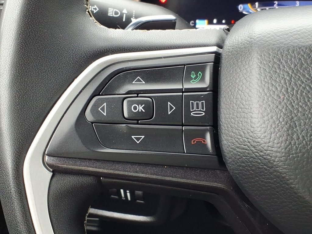 used 2023 Jeep Grand Cherokee car, priced at $29,600