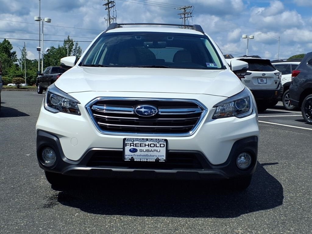 2019 Subaru Outback Limited photo 2