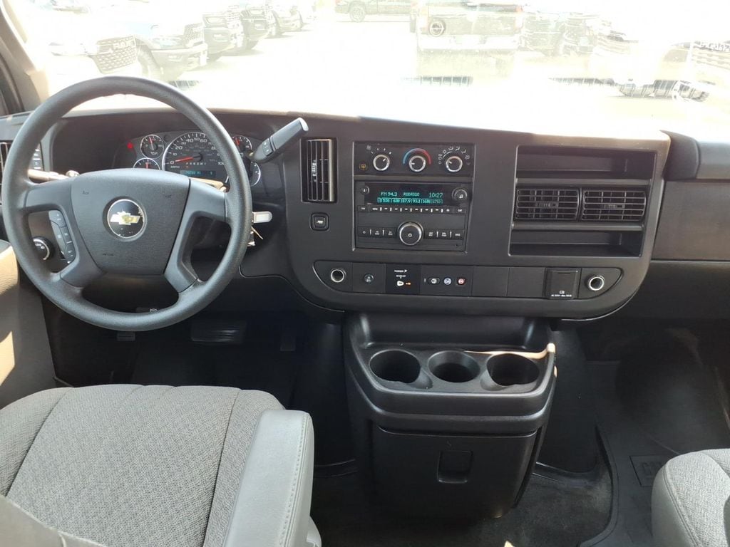 2018 Chevrolet Express Passenger LT - Photo 12