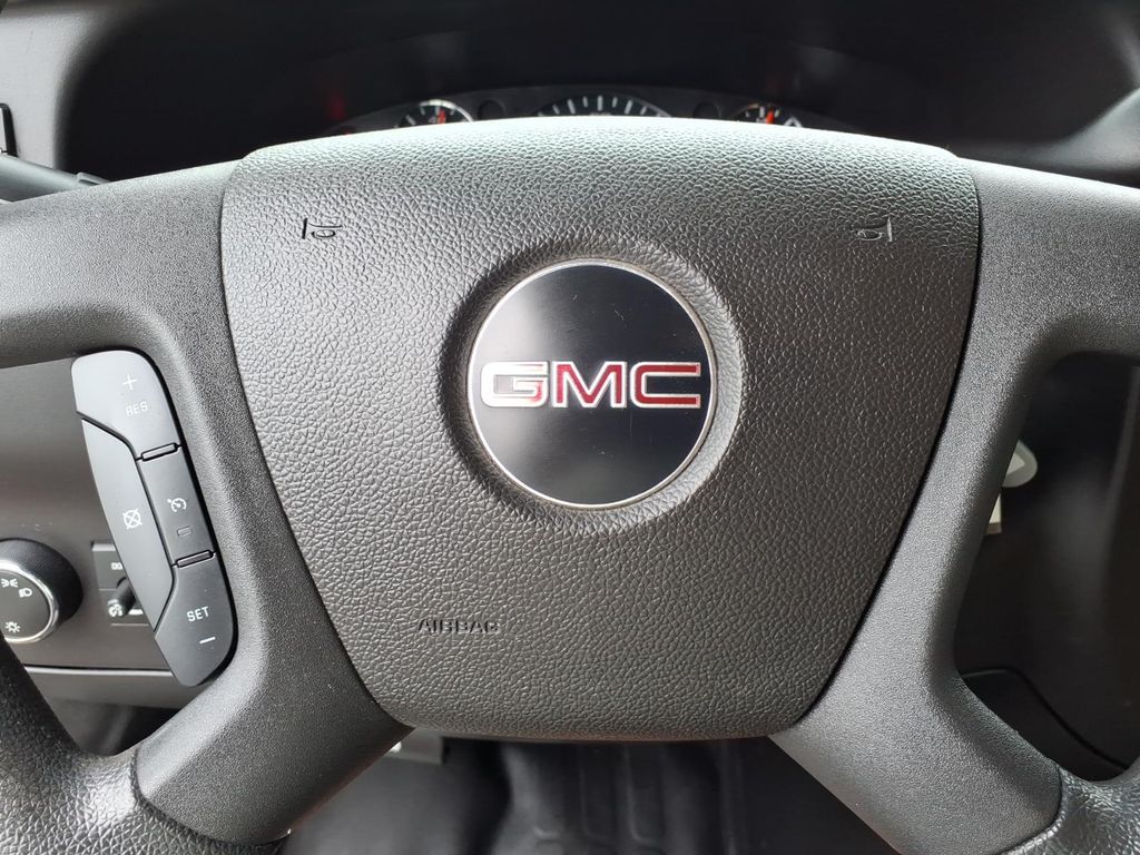 2017 GMC Savana Cargo Work Van - Photo 6