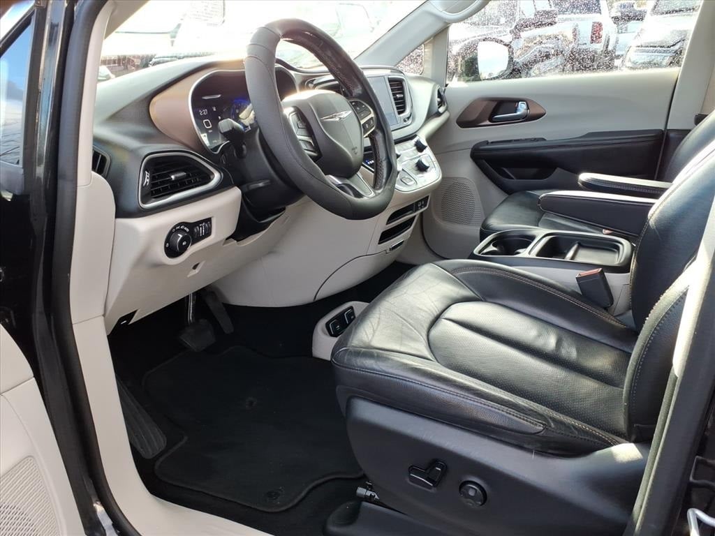 used 2019 Chrysler Pacifica car, priced at $17,500