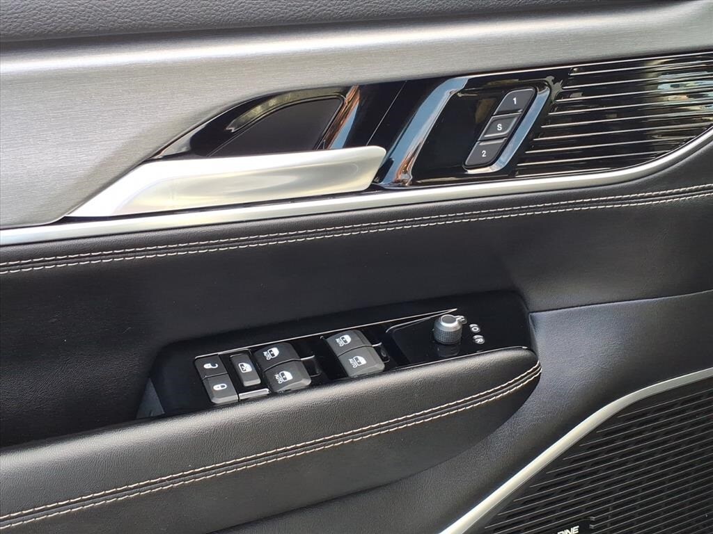 2024 Jeep Wagoneer Series II Carbide photo 4