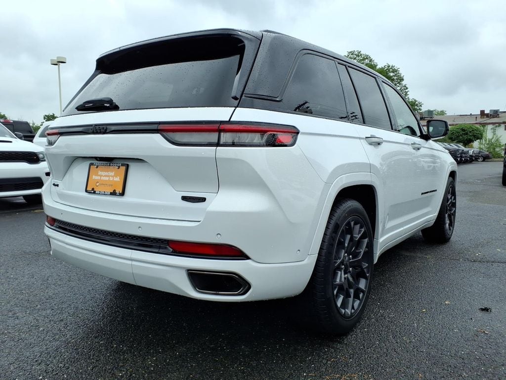 2024 Jeep Grand Cherokee Summit - Photo 17