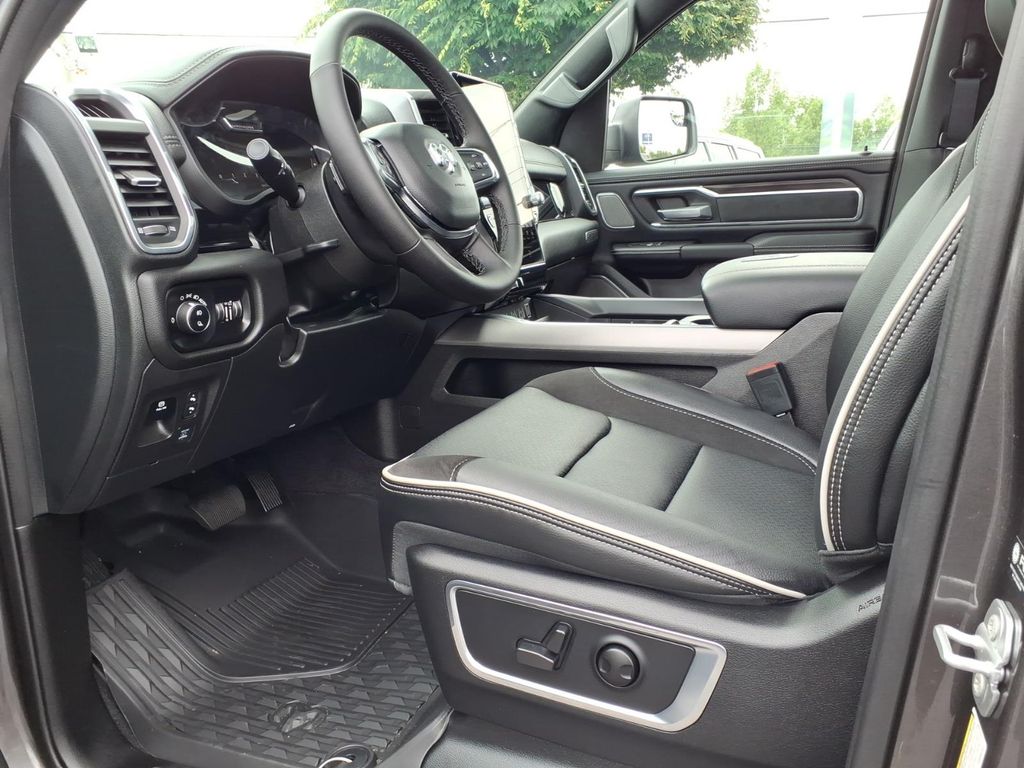 2025 RAM Ram 1500 Pickup Laramie - Photo 12