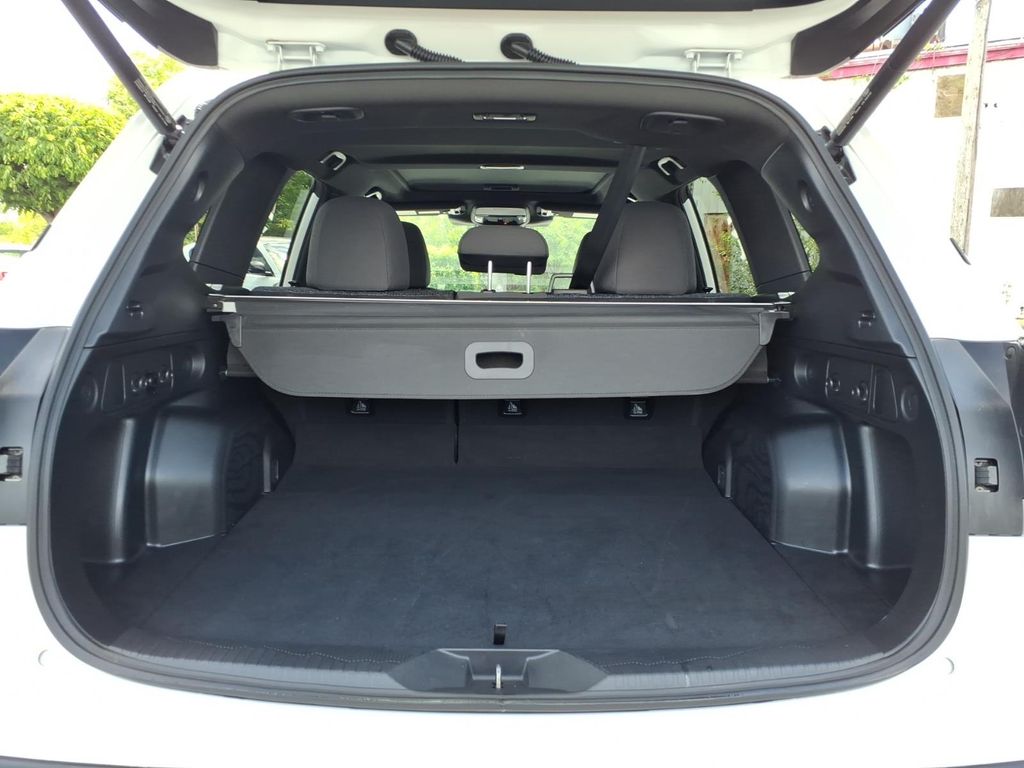 2025 Subaru Forester Premium - Photo 18