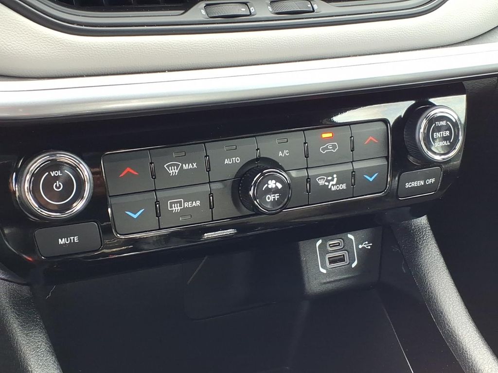 2024 Jeep Compass Limited - Photo 8