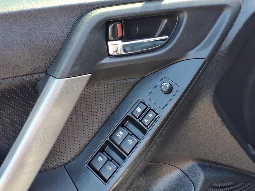 2016 Subaru Forester i Touring - Photo 4