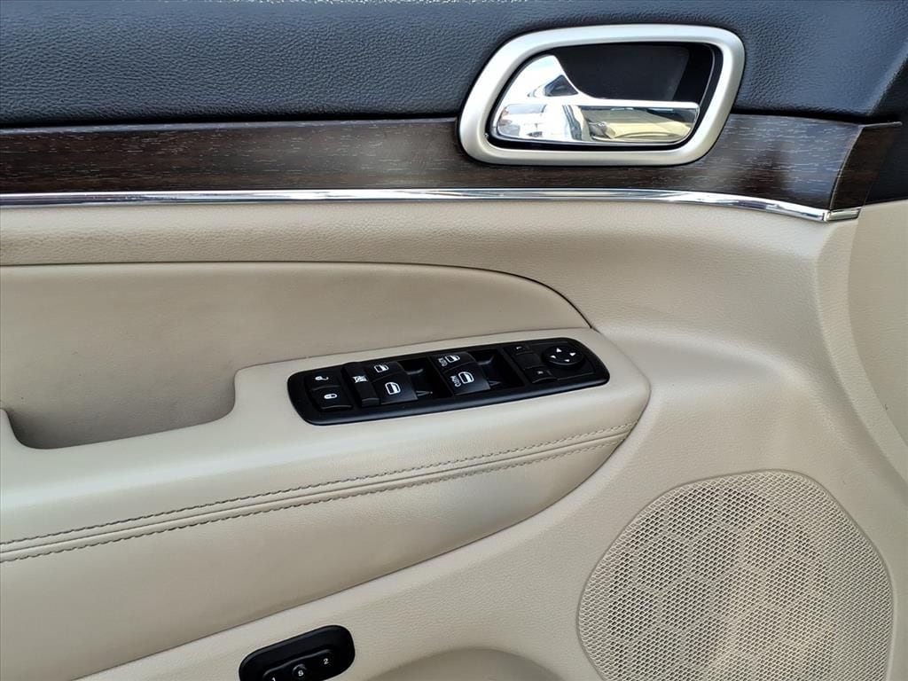 used 2015 Jeep Grand Cherokee car, priced at $10,599