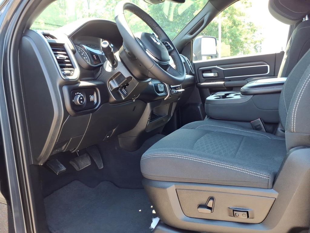 2025 RAM Ram 2500 Pickup Big Horn - Photo 11