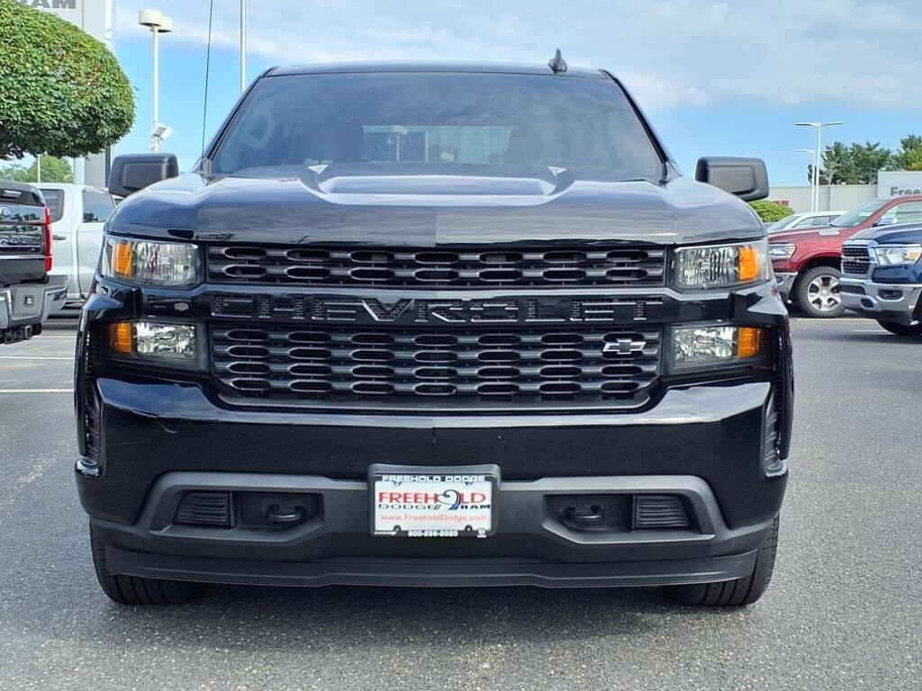 2020 Chevrolet Silverado 1500 Custom photo 2
