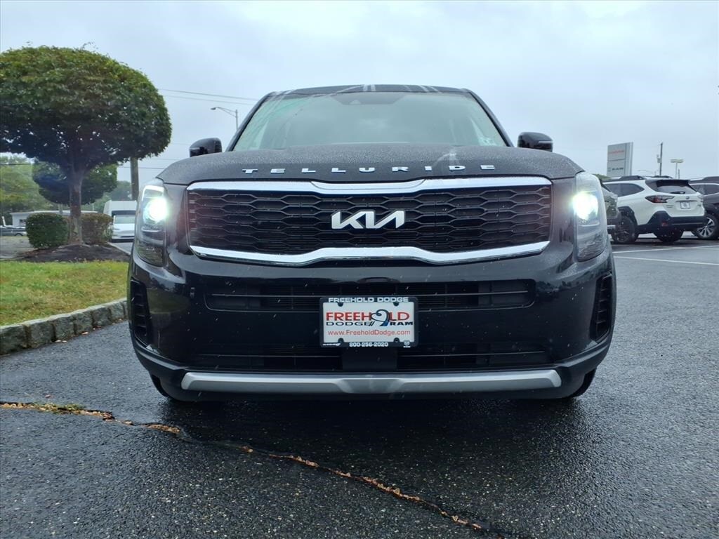 2022 Kia Telluride LX photo 2