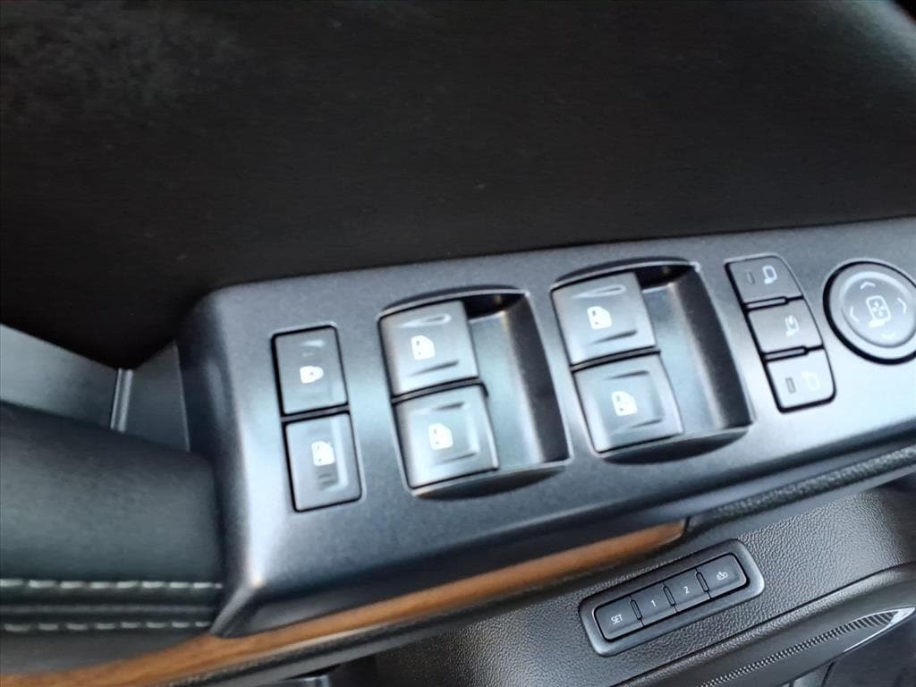 used 2020 GMC Yukon XL car, priced at $31,900