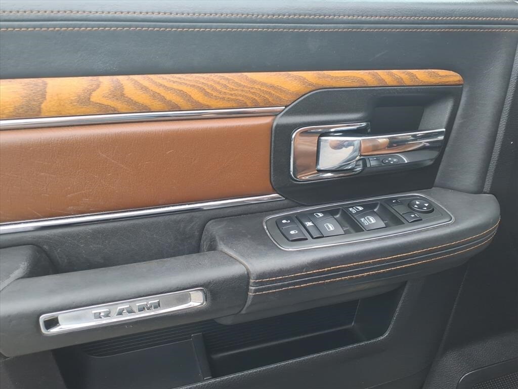 2013 Ram 3500 Laramie Longhorn photo 4