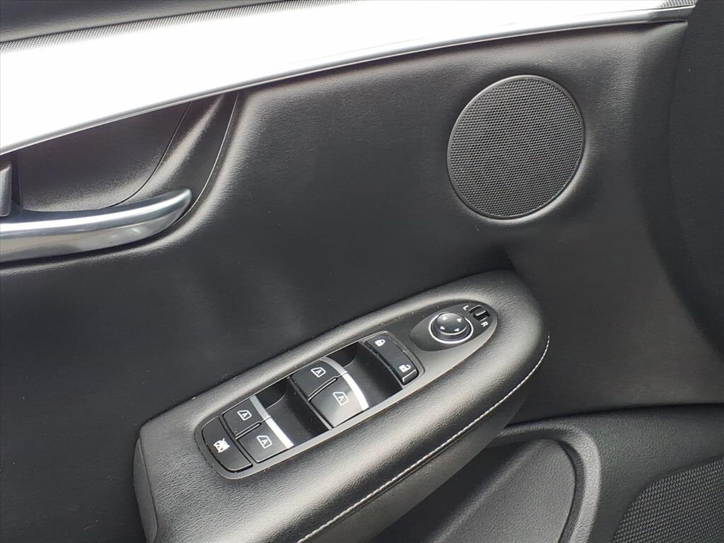 2019 Infiniti QX50 Luxe photo 4