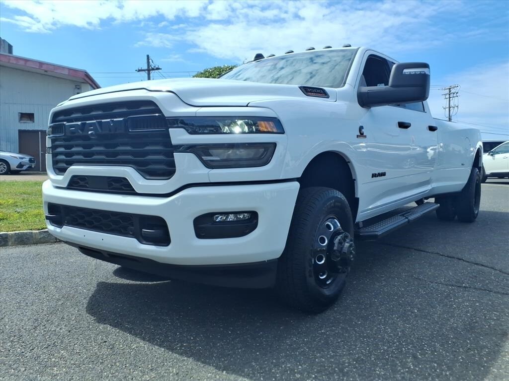 2025 Ram 3500 Big Horn photo 3