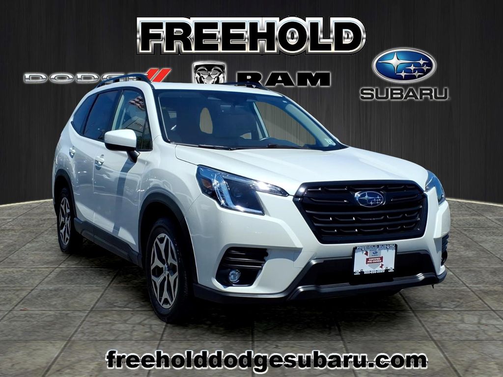 2024 Subaru Forester Premium's photo