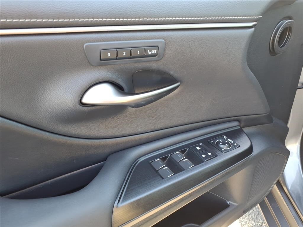 2021 Lexus ES 350 Premium photo 4