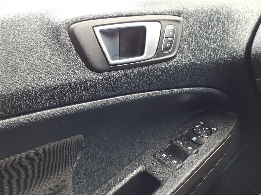 2019 Ford EcoSport SE photo 2