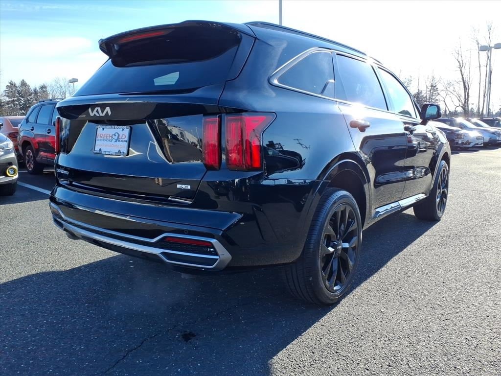 used 2023 Kia Sorento car, priced at $26,900