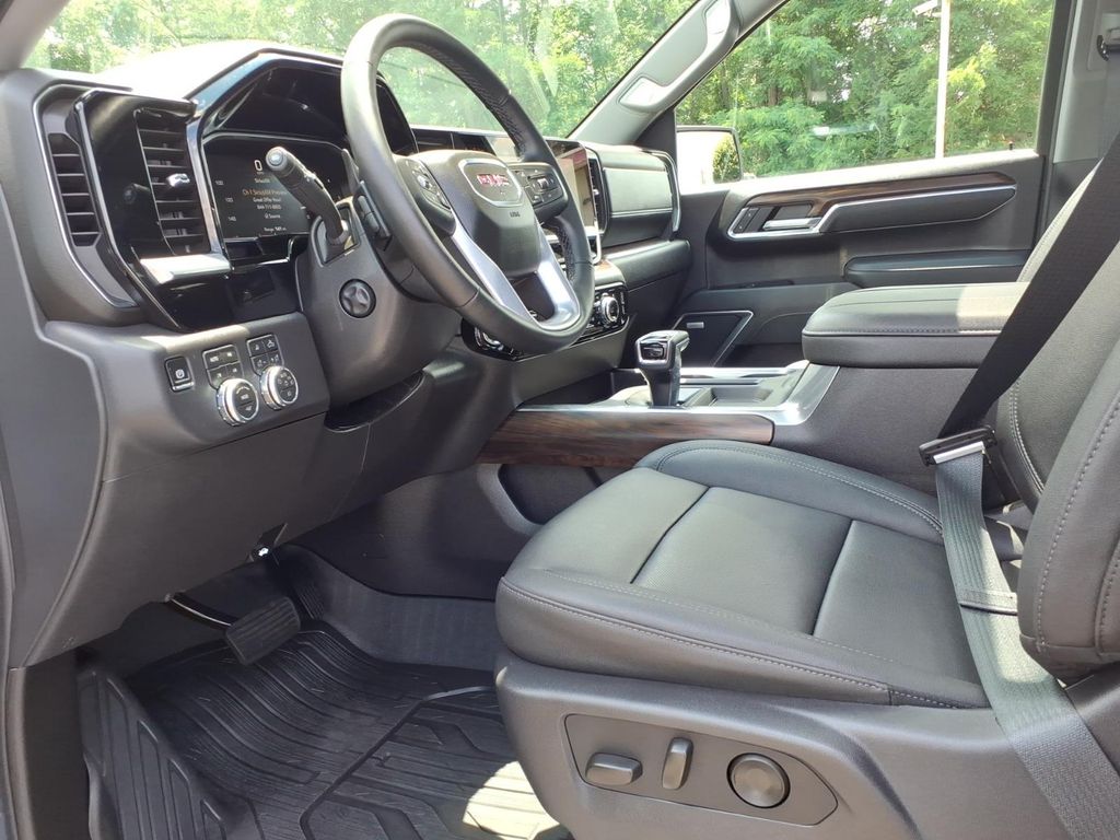 2026 GMC Sierra 1500 SLT - Photo 13