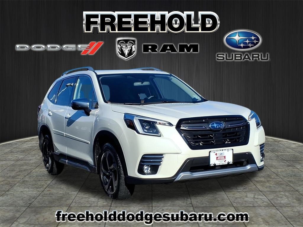 2022 Subaru Forester Touring's photo
