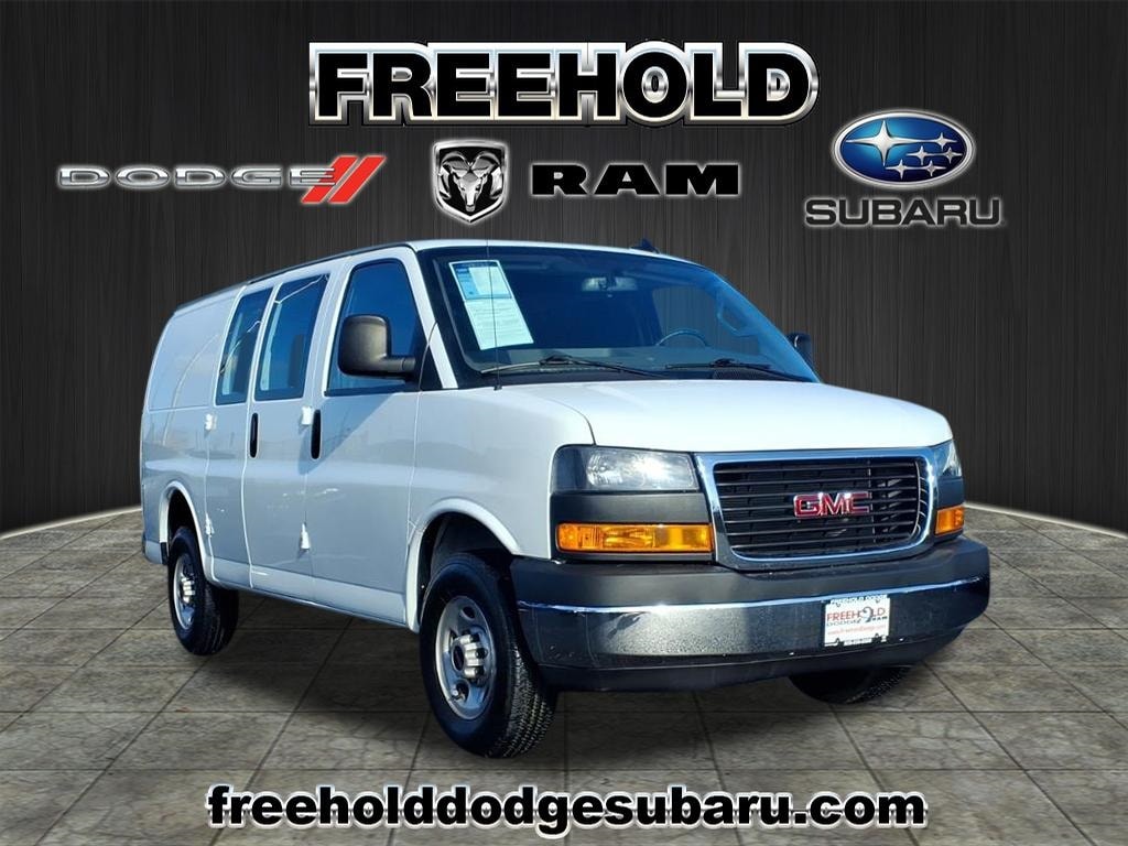 2024 GMC Savana Cargo Work Van's photo