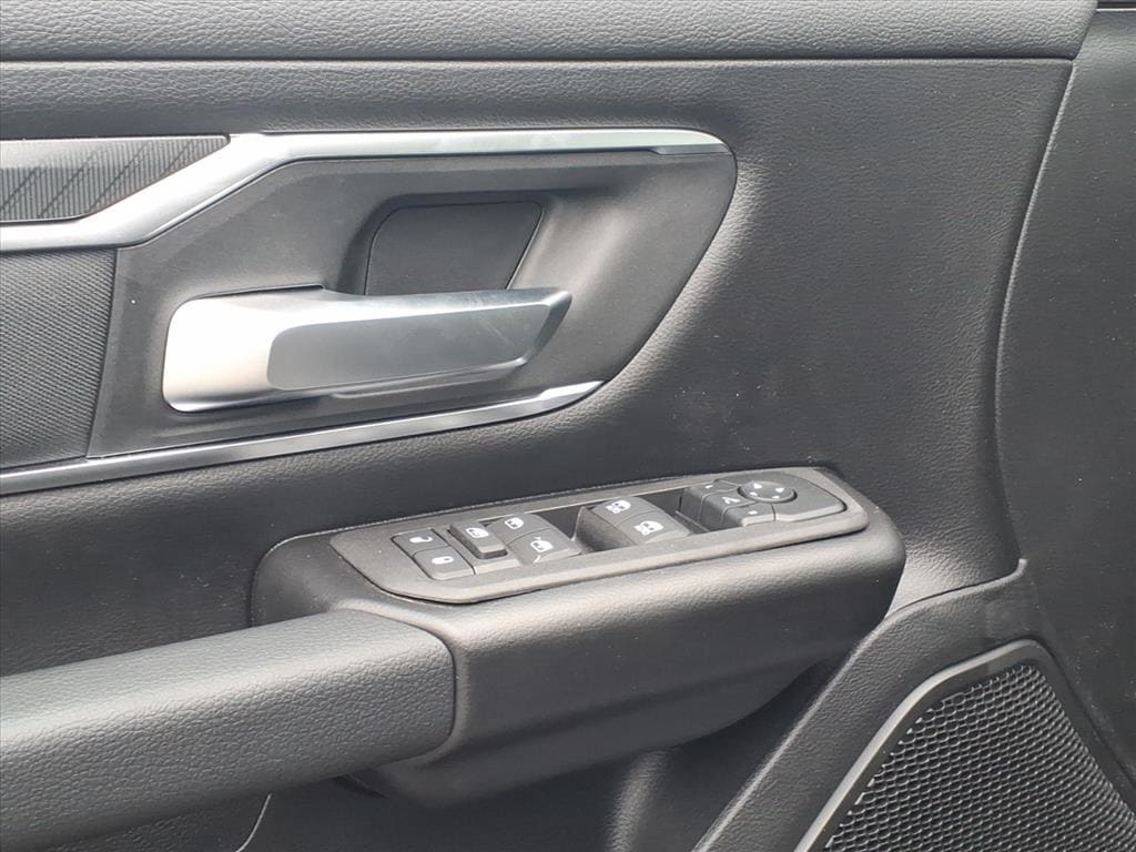 New 2026 Ram 1500 NIGHT EDITION LEVEL 2 BIG HORN CREW CAB 4X4 5'7 BED