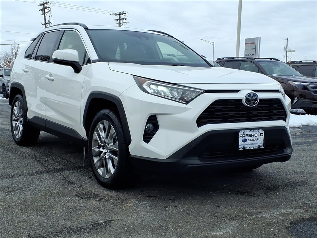 2019 Toyota RAV4 XLE Premium's photo