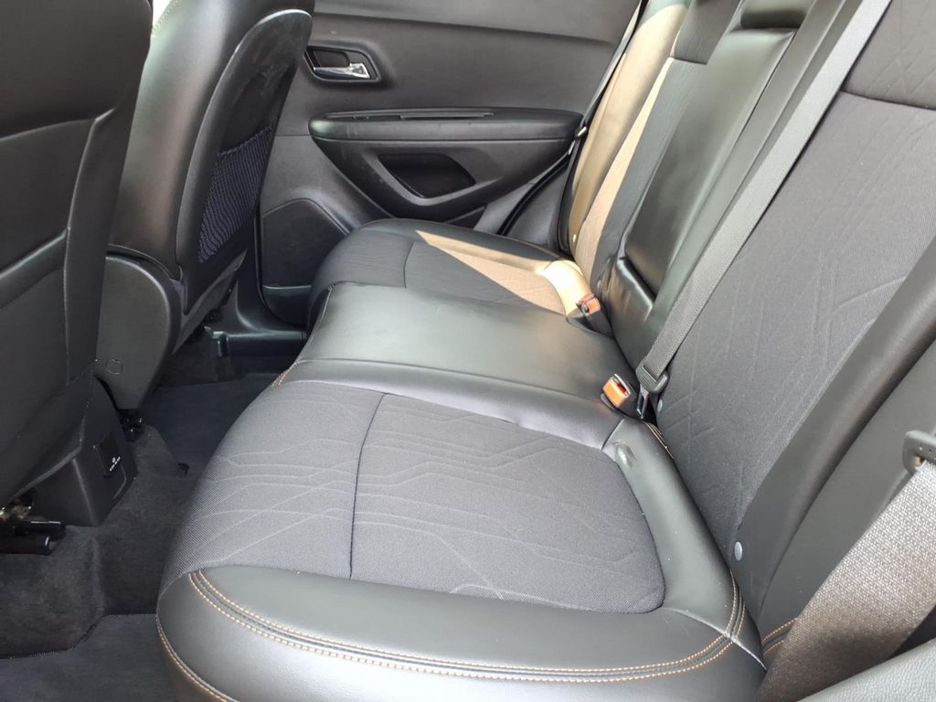 2018 Chevrolet Trax LT - Photo 16