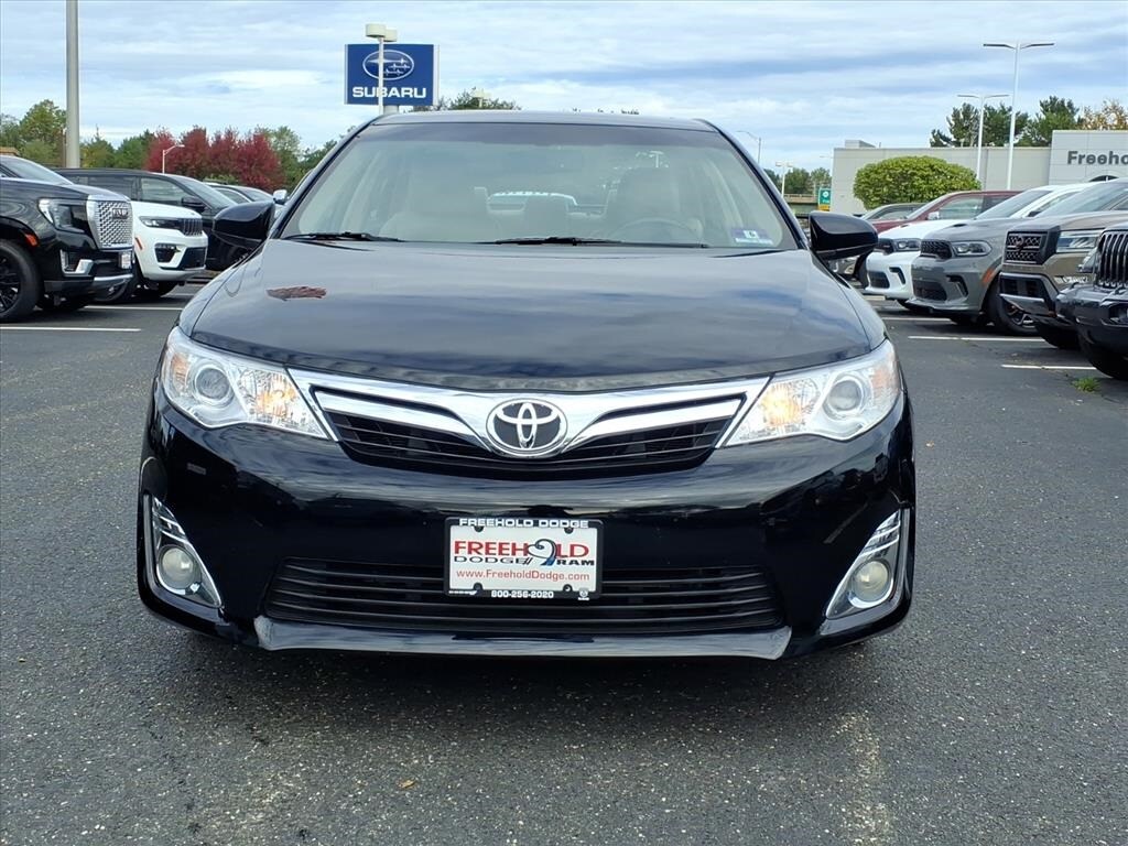 2013 Toyota Camry XLE photo 2