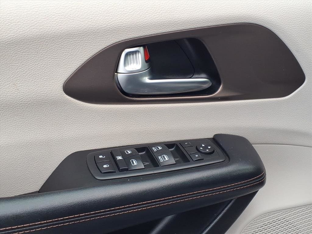 used 2019 Chrysler Pacifica car, priced at $17,500