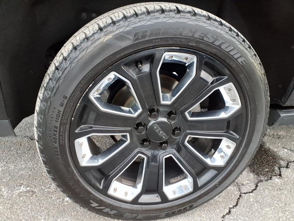 used 2020 GMC Yukon XL car, priced at $31,900