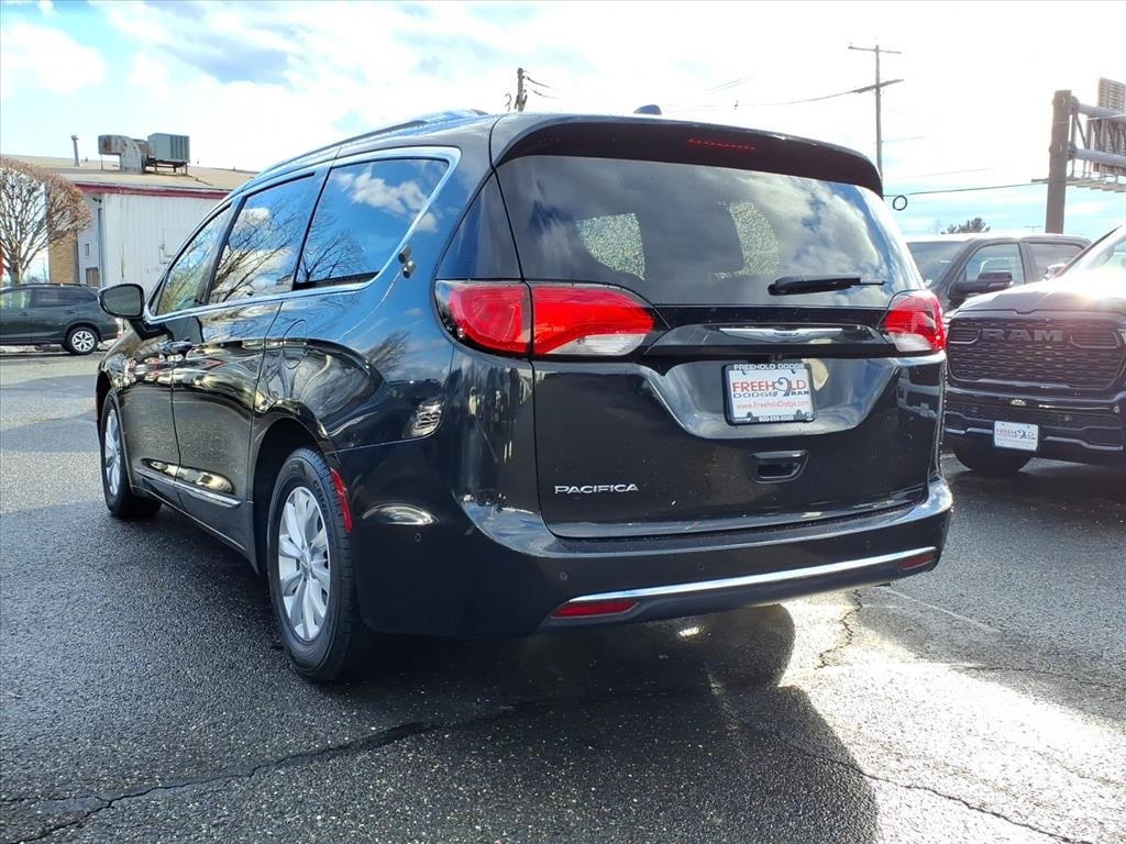 used 2019 Chrysler Pacifica car, priced at $17,500