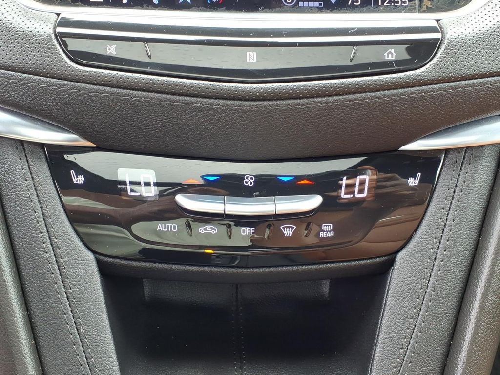 used 2021 Cadillac XT5 car, priced at $26,399