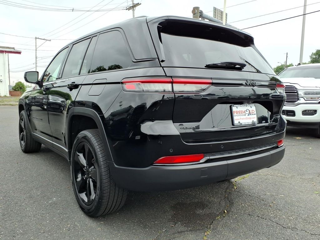 used 2023 Jeep Grand Cherokee car, priced at $29,600
