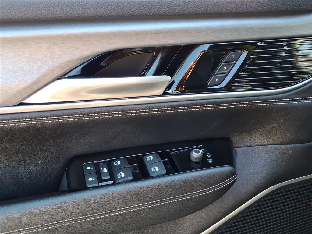 2024 Jeep Wagoneer Series II Carbide photo 2
