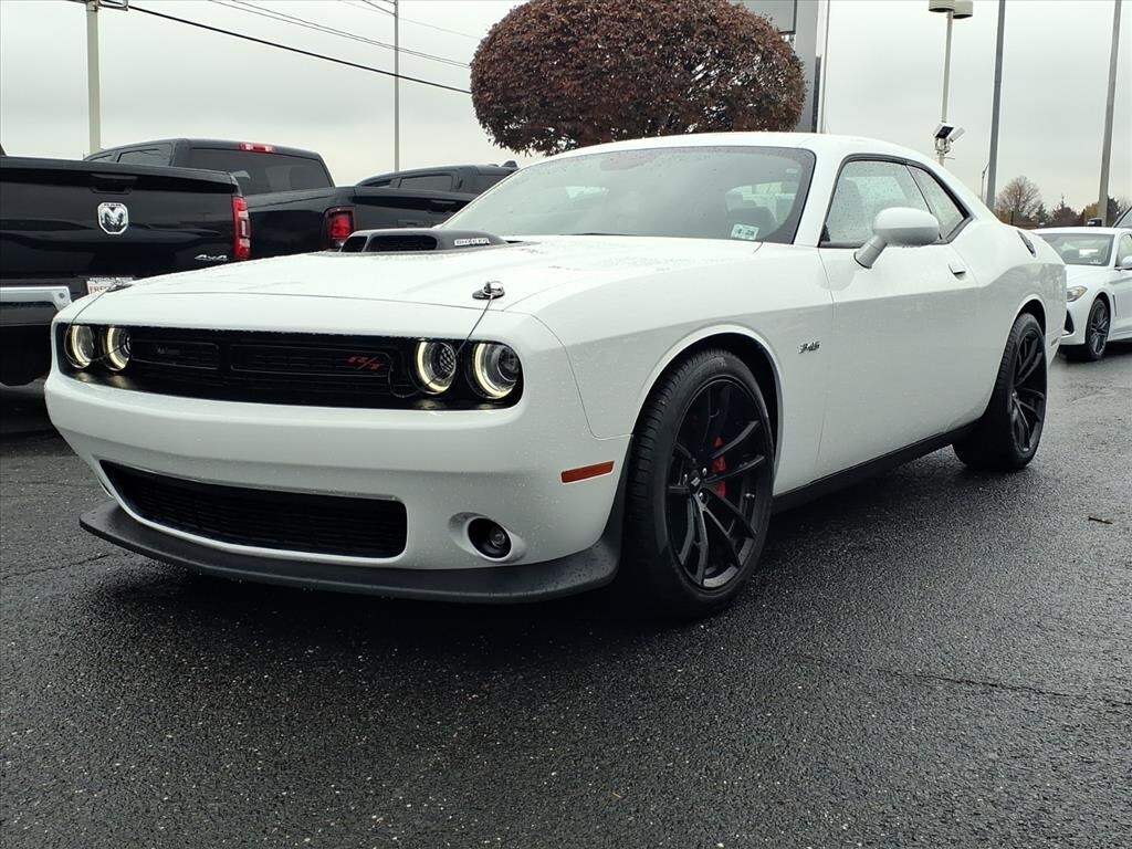 2023 Dodge Challenger R/T Plus Shaker photo 3