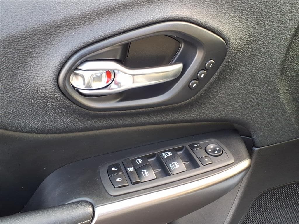 used 2019 Jeep Cherokee car, priced at $13,500