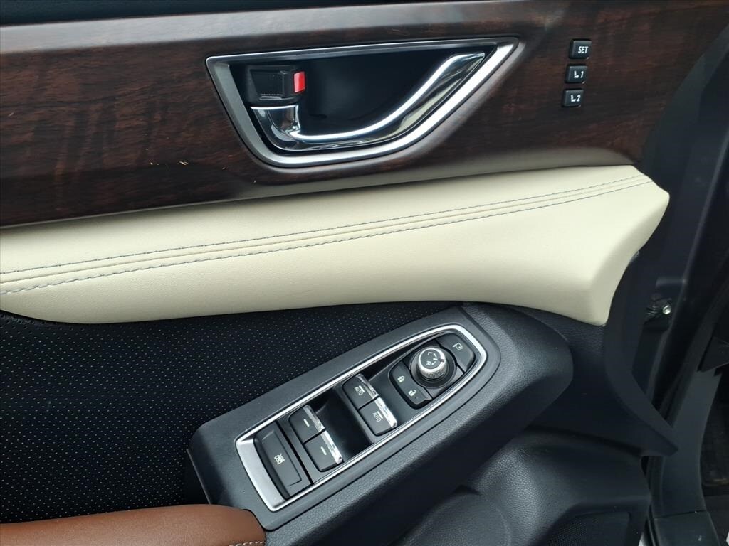 2021 Subaru Ascent Touring photo 4